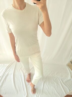 TALENTLESS Off-White Short Sleeve Tee